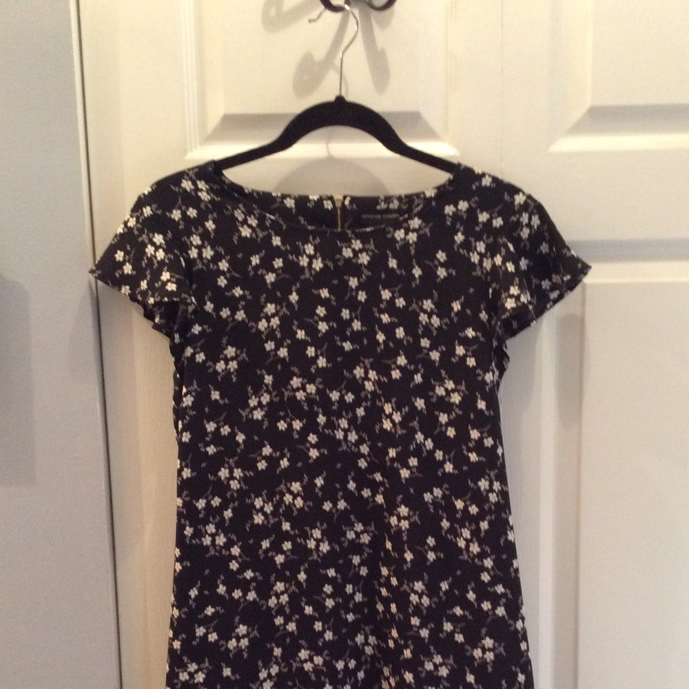 Delicately flowered sheath dress